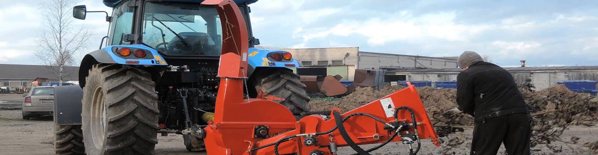 BX62R Hydraulic Wood Chipper working